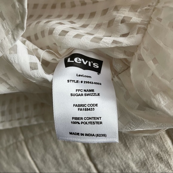 Levi’s Delilah Wrap Top - Picture 9 of 10